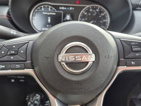 Used 2023 Nissan Versa SR w/ Trunk Package image 18