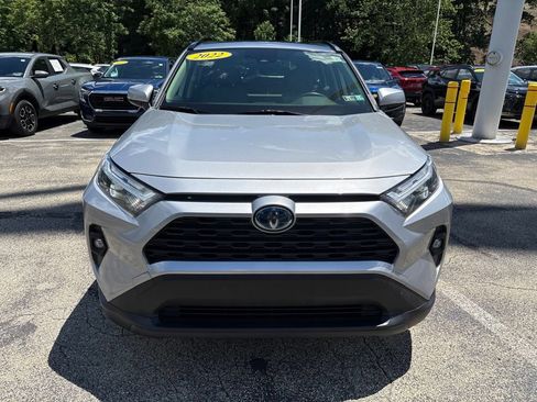 Used 2022 Toyota RAV4 XLE Premium AWD/4WD image 8