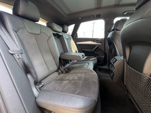 Used 2018 Audi SQ5 Premium Plus w/ Navigation Package image 24