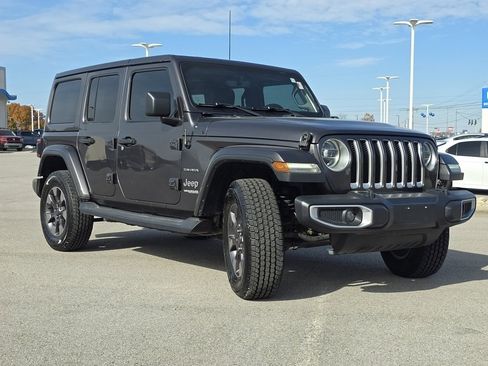 Used 2018 Jeep Wrangler Unlimited Sahara image 16