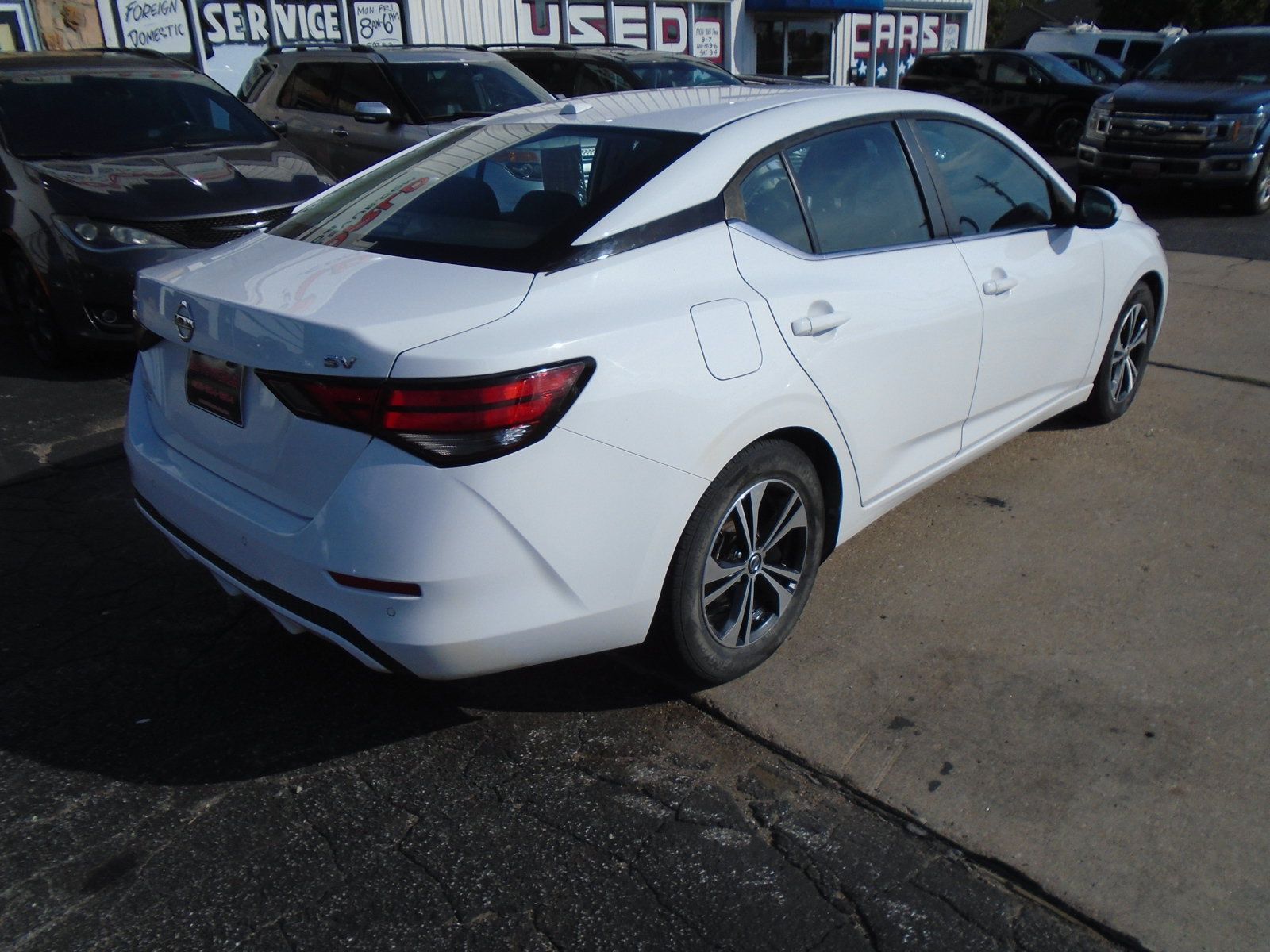 Used 2022 Nissan Sentra SV FWD image 2