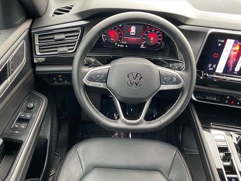 Certified 2025 Volkswagen Atlas Cross Sport SEL image 5