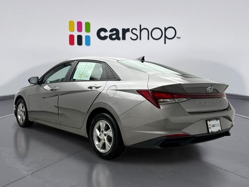 Used 2023 Hyundai Elantra SE w/ Cargo Package FWD image 3