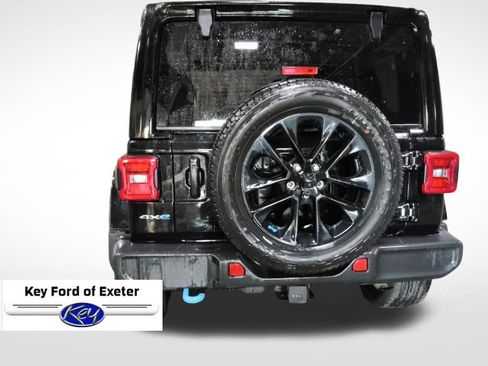 Used 2023 Jeep Wrangler Unlimited Sahara w/ Cold Weather Group AWD/4WD image 10