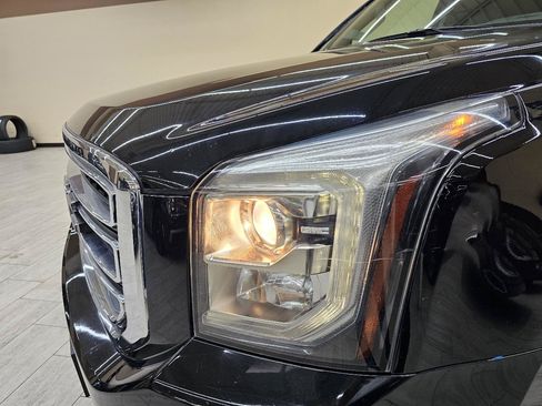 Used 2018 GMC Yukon XL SLT AWD/4WD image 10