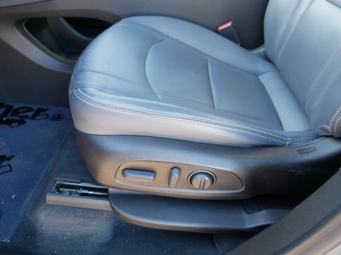 Used 2023 Buick Enclave Essence image 20