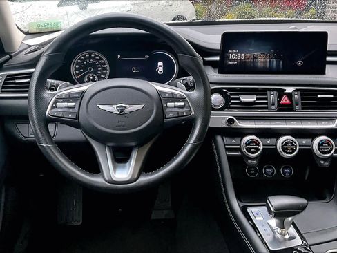 Used 2023 Genesis G70 2.0T image 9