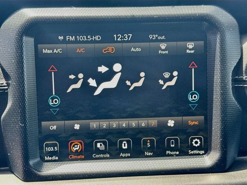 Used 2023 Jeep Wrangler Unlimited Sahara AWD/4WD image 17