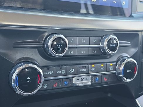 Certified 2022 Ford F150 Lariat w/ Equipment Group 502A High image 19