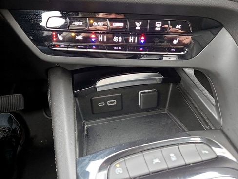 Used 2023 Buick Envision Essence image 25