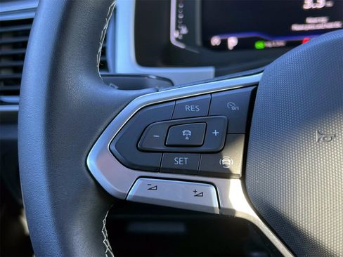 Used 2023 Volkswagen Atlas Cross Sport SE image 27