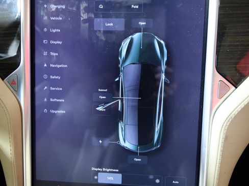 Used 2014 Tesla Model S 85 RWD image 21
