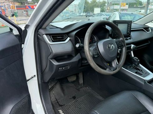 Used 2019 Toyota RAV4 LE w/ All Weather Liner Package AWD/4WD image 12