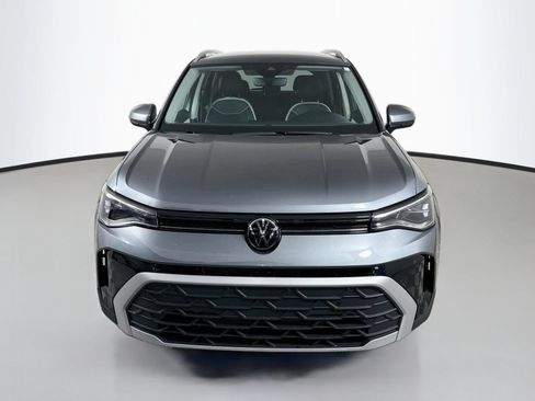 Used 2025 Volkswagen Taos SE FWD image 6