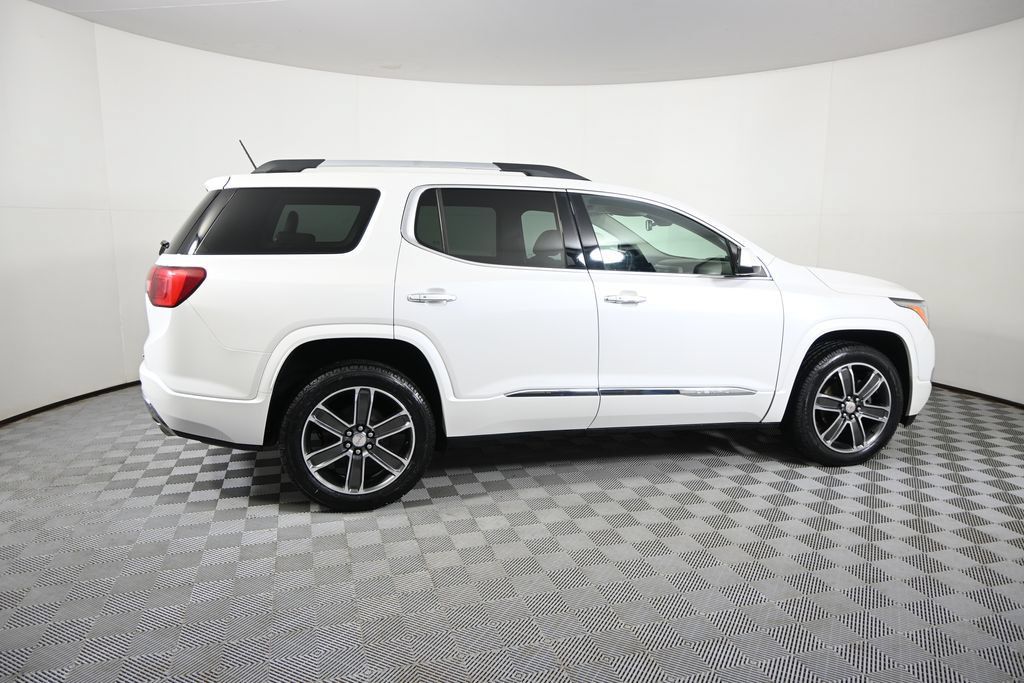 Used 2018 GMC Acadia Denali w/ Technology Package AWD/4WD image 7