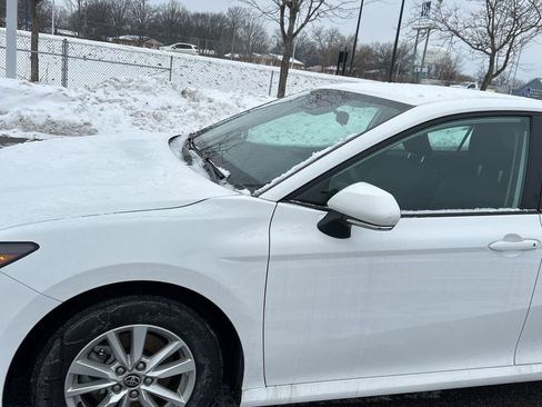 Used 2025 Toyota Camry LE image 6