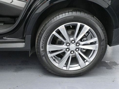 Used 2025 Cadillac XT5 Premium Luxury AWD/4WD image 39