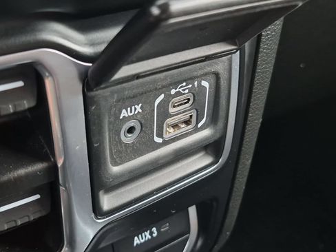 Used 2022 Jeep Gladiator Mojave w/ Cold Weather Group AWD/4WD image 31
