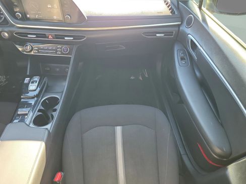 Certified 2021 Hyundai Sonata SEL w/ Preferred Accessory Package image 9