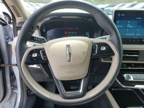 New 2026 Lincoln Corsair Premiere FWD image 23