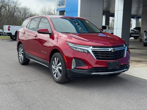 Used 2024 Chevrolet Equinox LT image 2