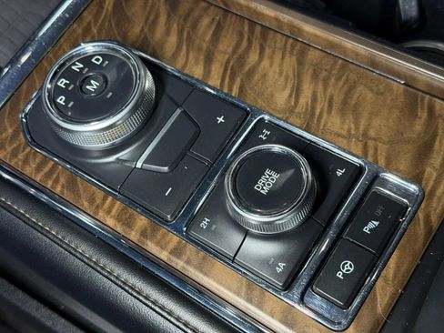 Used 2019 Ford Expedition Max Platinum AWD/4WD image 46