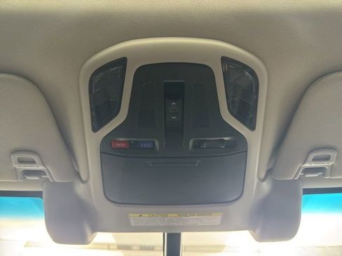 Used 2022 Subaru Outback Limited image 24