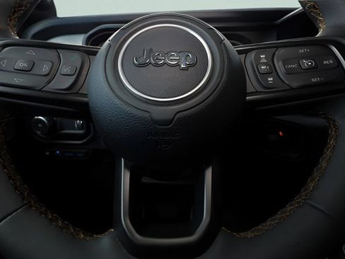 Used 2024 Jeep Wrangler Unlimited w/ Convenience Group AWD/4WD image 34