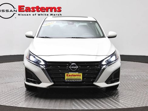 Used 2023 Nissan Altima 2.5 SV w/ SV Premium Package AWD/4WD image 2