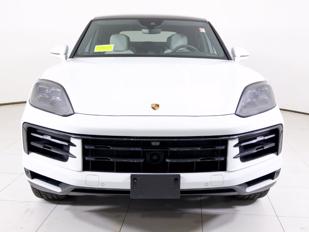 Certified 2025 Porsche Cayenne E-Hybrid Coupe AWD/4WD image 33