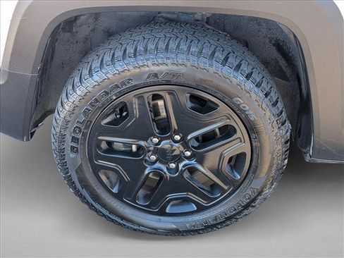 Used 2018 Jeep Renegade Sport w/ Power & Air Group image 20