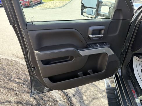 Used 2018 Chevrolet Silverado 1500 LT w/ All Star Edition image 15