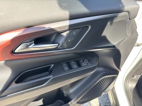 Used 2024 Chevrolet Equinox EV RS image 18