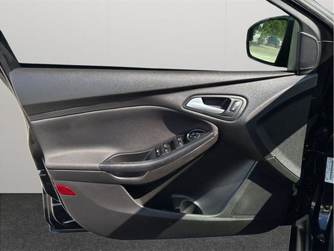 Used 2016 Ford Focus SE FWD image 15
