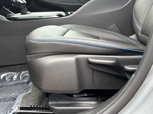 Used 2025 Buick Envista Sport Touring image 27