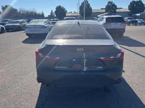 Used 2025 Toyota Camry SE image 6