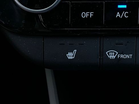 Used 2025 Hyundai Elantra Limited image 30