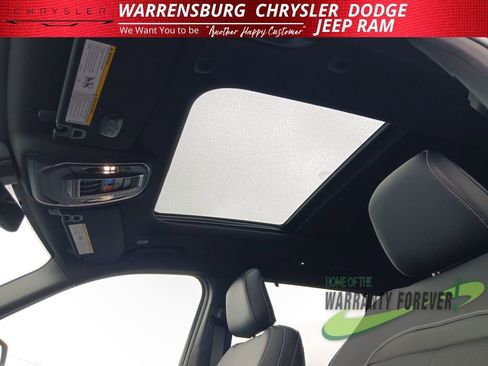 New 2025 Jeep Grand Cherokee L Limited w/ Luxury Tech Group II image 30