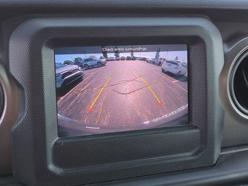 Used 2022 Jeep Wrangler Unlimited Sport image 31