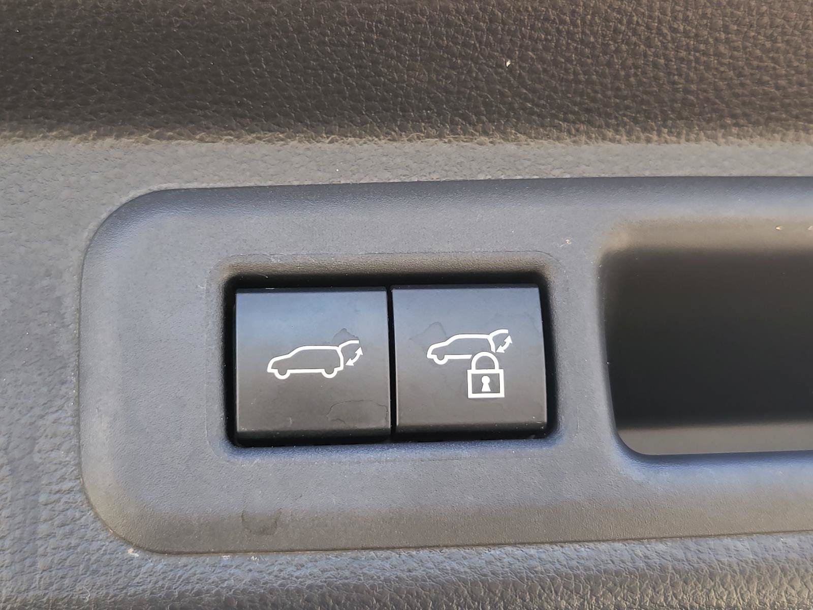 Used 2023 Toyota Sequoia Capstone AWD/4WD image 12