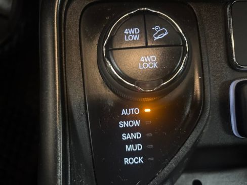 Used 2021 Jeep Compass Trailhawk AWD/4WD image 18