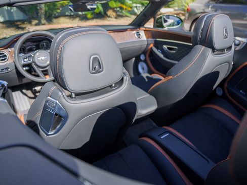 Used 2025 Bentley Continental GT Speed image 22