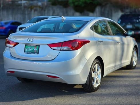 Used 2013 Hyundai Elantra GLS w/ Preferred Pkg image 7