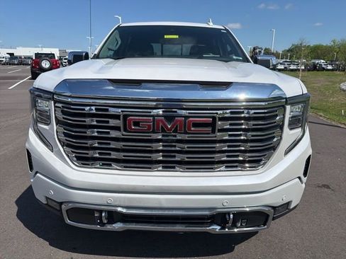 Used 2023 GMC Sierra 1500 Denali w/ Denali Reserve Package AWD/4WD image 3