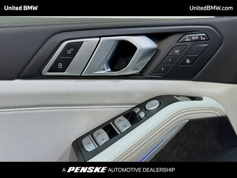 Used 2025 BMW X7 xDrive40i w/ Parking Assistance Package AWD/4WD image 10