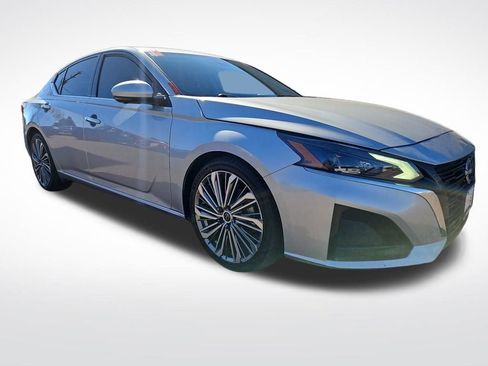 Used 2023 Nissan Altima 2.5 SL image 7