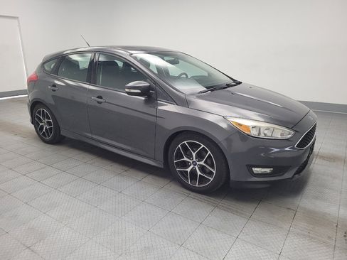 Used 2016 Ford Focus SE w/ SE Sport Package FWD image 11
