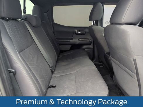 Used 2016 Toyota Tacoma TRD Sport image 17