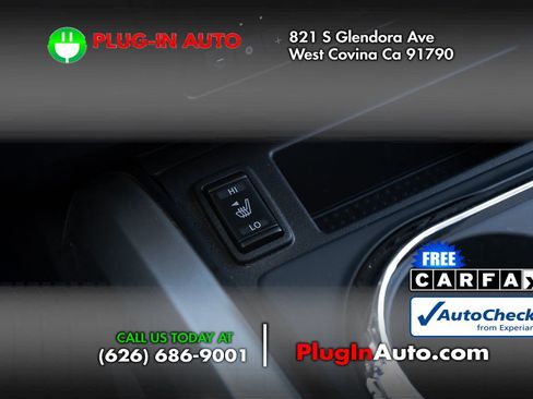 Used 2024 Nissan Titan SV w/ SV Convenience Package image 23