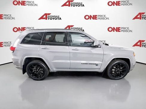 Used 2021 Jeep Grand Cherokee Laredo X AWD/4WD image 8
